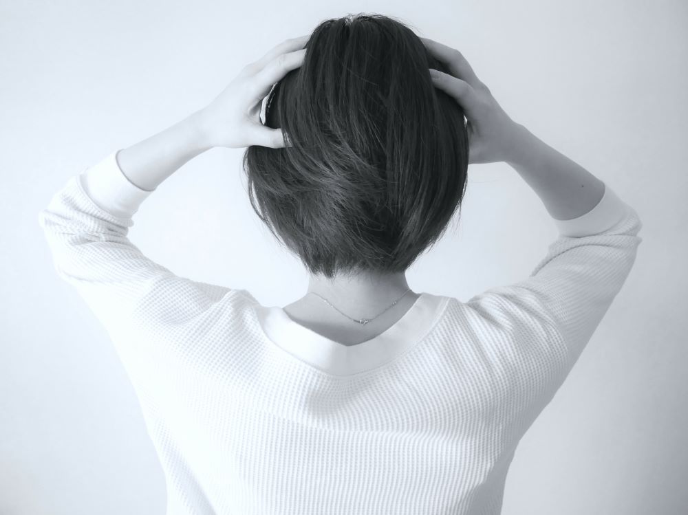 更年期の女性の頭皮はかゆみが出やすい？かゆみの原因と対策を詳しく解説