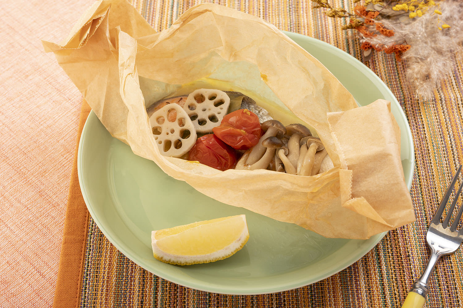 鮭と野菜のハーブ包み蒸し